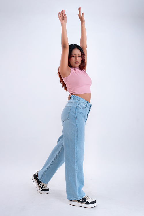 SIGNATURE Ice Blue Whisker Straight Fit Jeans