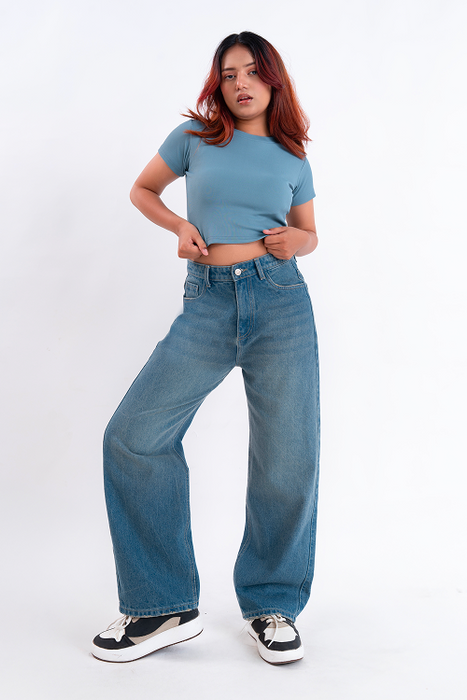 SIGNATURE  Vintage Wash Whisker Straight Fit Jeans